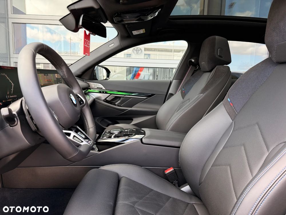 BMW Seria 5 520d xDrive - 28