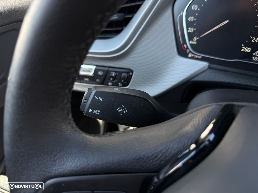 BMW 116 d Advantage Auto — fotografia 22