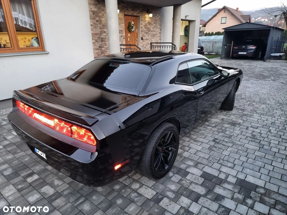 Dodge Challenger - 5