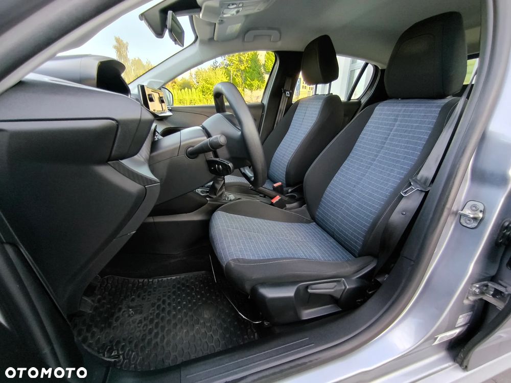 Peugeot 208 - 14