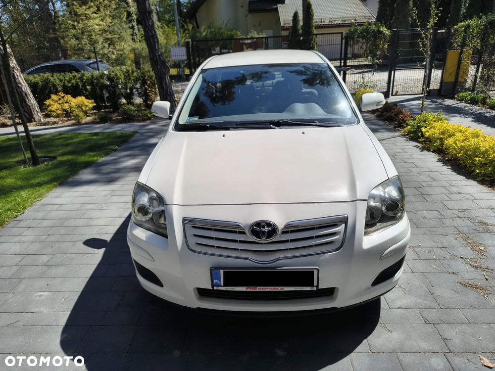 Toyota Avensis 2.0 D-4D - 5