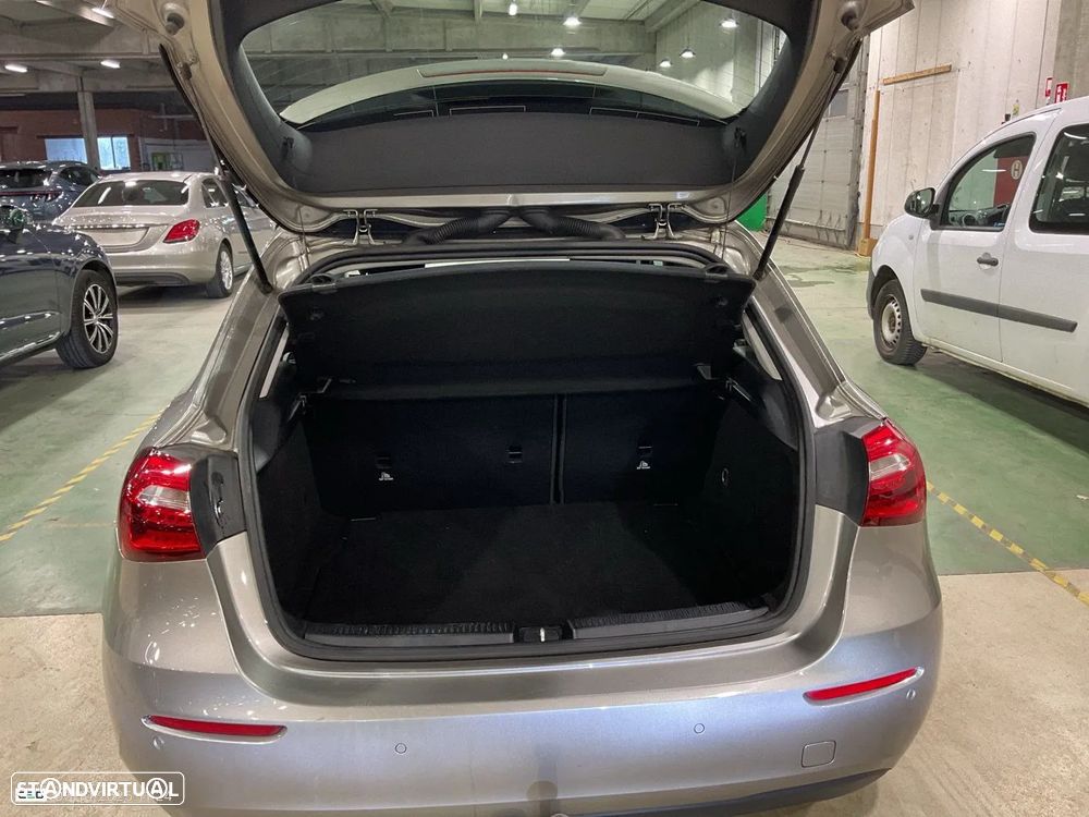 Mercedes-Benz A 180 d 7G-DCT Progressive - 9