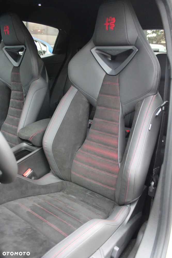 Alfa Romeo Junior 1.2 mHEV Ibrida Speciale eDCT - 7