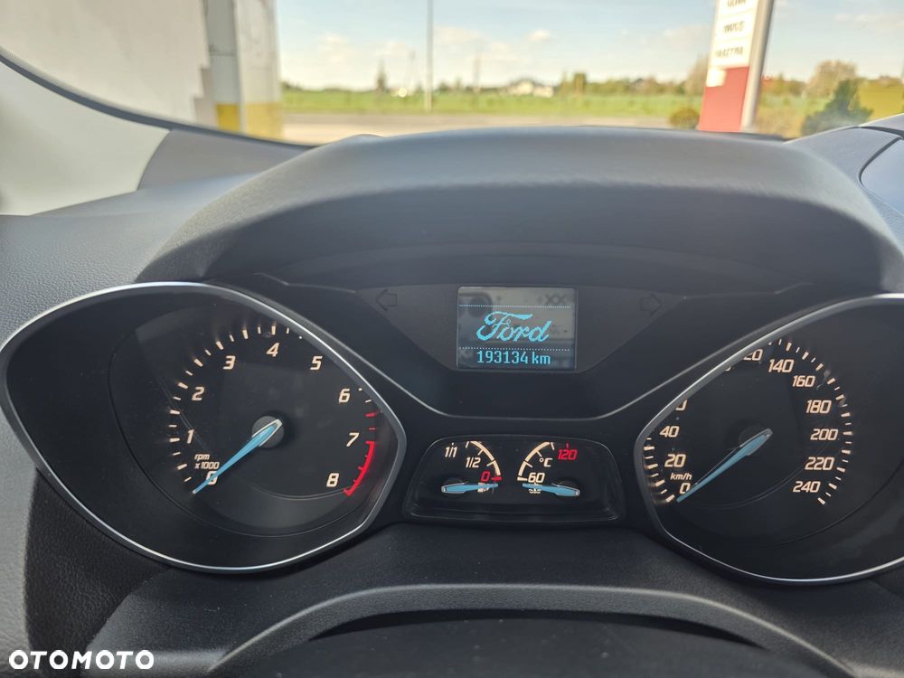 Ford Kuga - 10