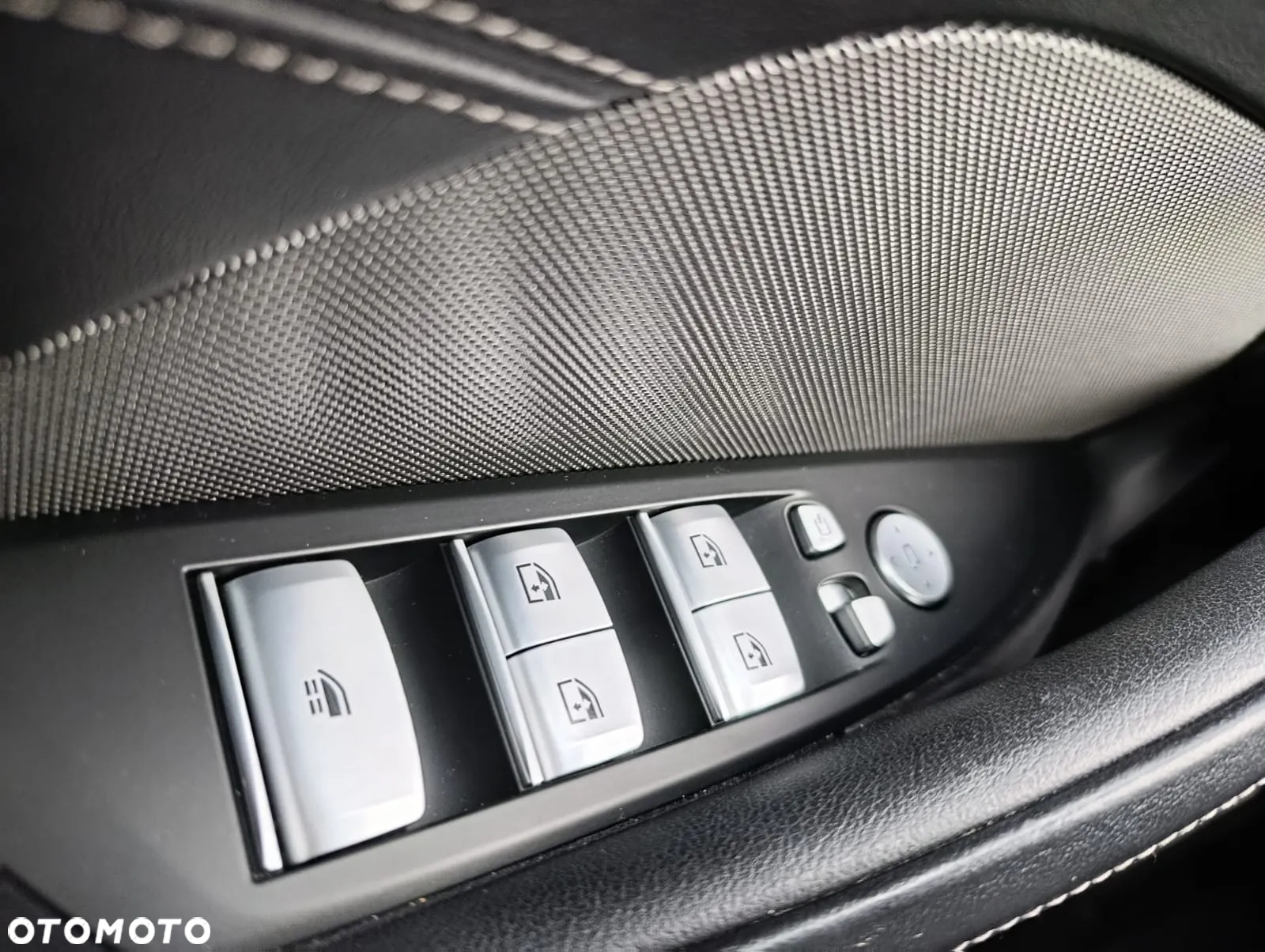 BMW Seria 8 M850i xDrive Cabrio - 30