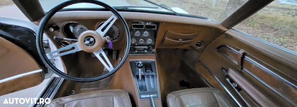 Chevrolet Corvette - 19