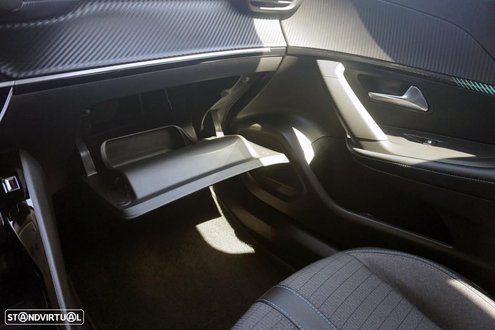 Peugeot 2008 1.2 PureTech Allure - 23