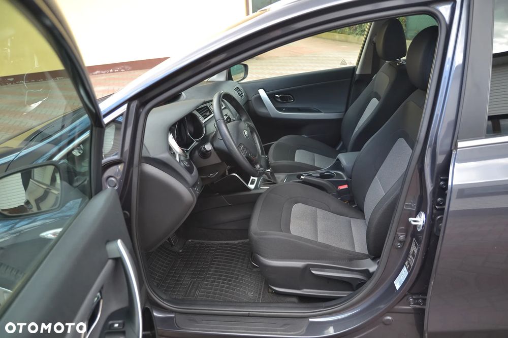 Kia Ceed 1.6 CRDi 136 ISG Dream Team Edition - 15
