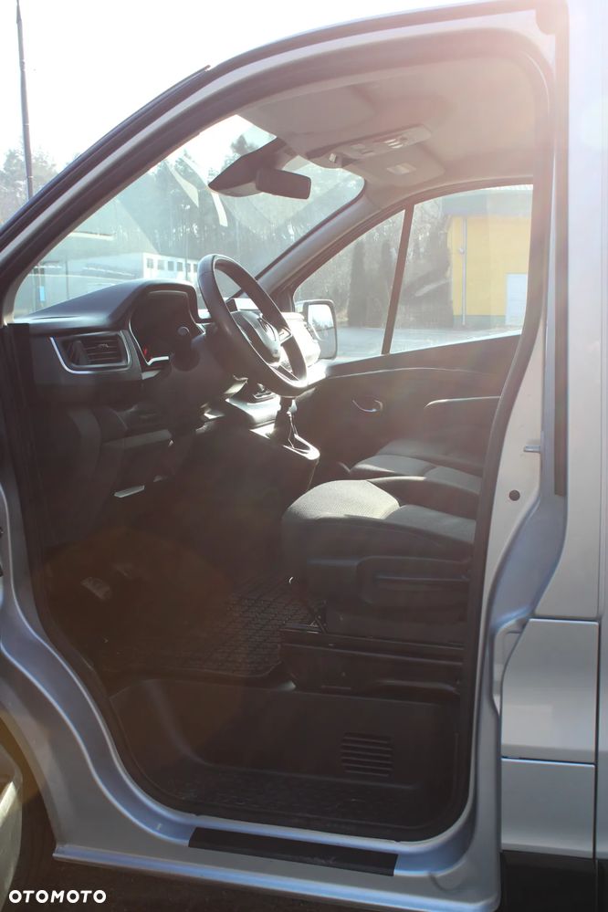 Renault Trafic - 21