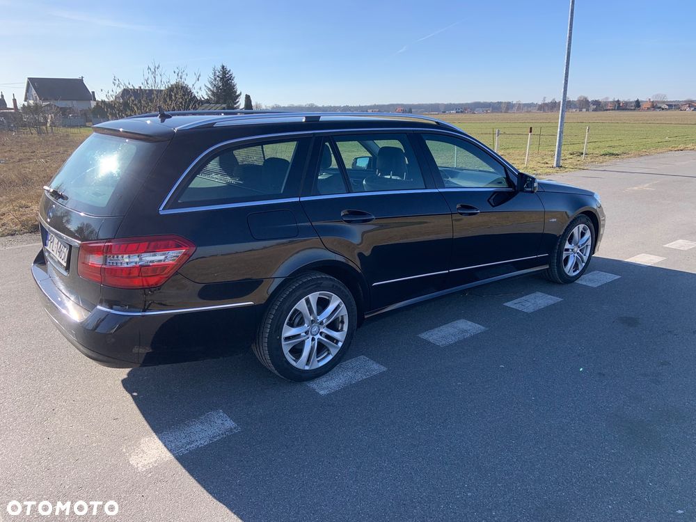 Mercedes-Benz Klasa E 200 CGI BlueEffICIENCY - 9