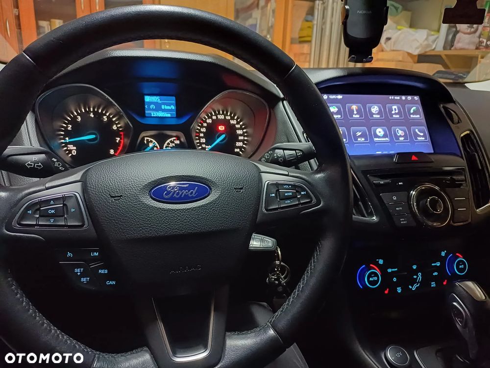 Ford Focus 1.6 Trend PowerShift - 6