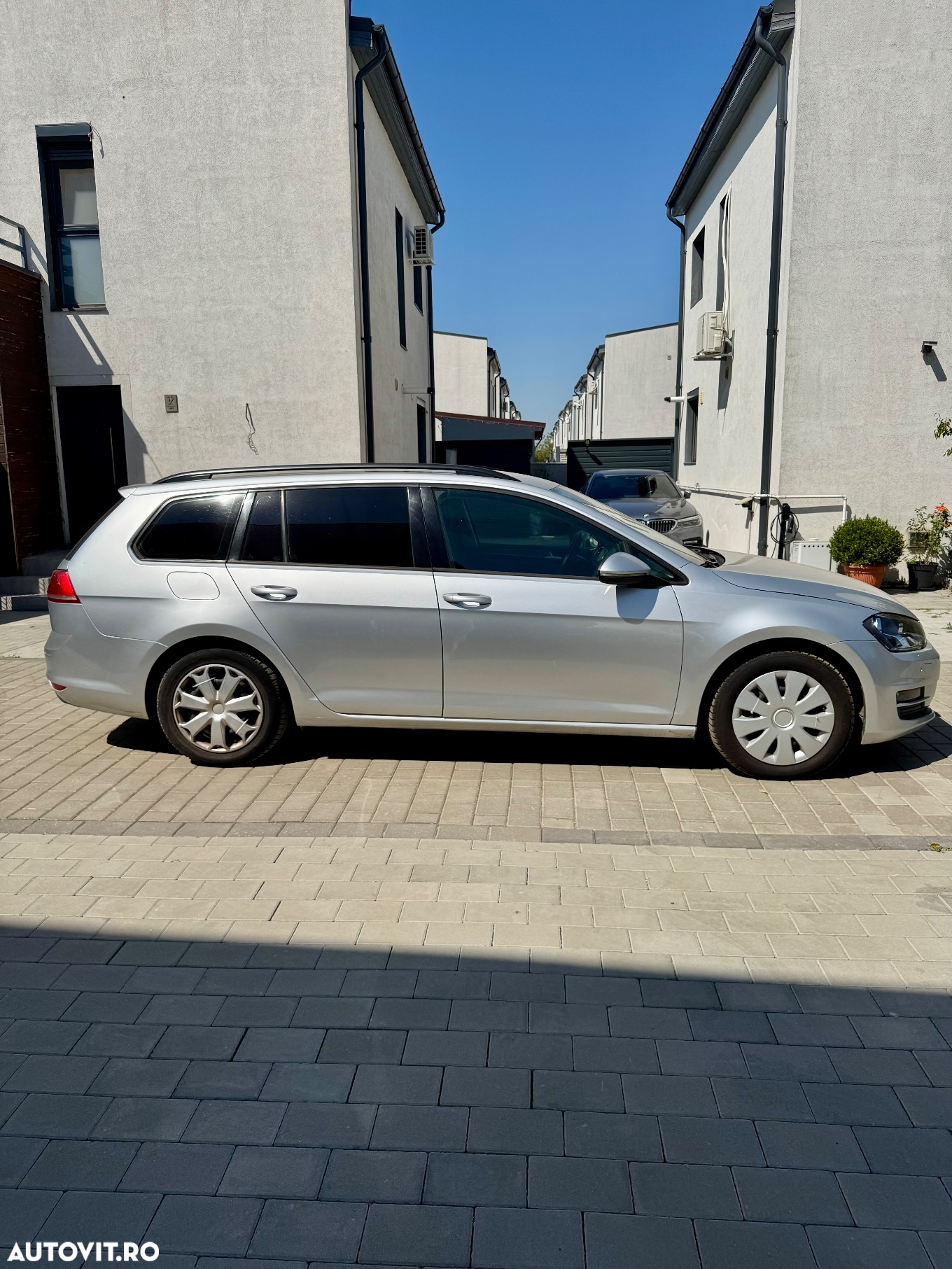 Volkswagen Golf 1.6 TDI DPF BMT Comfortline - 4