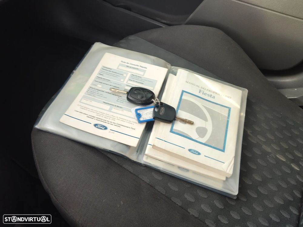 Ford Fiesta 1.4 Trend Durashift EST - 23