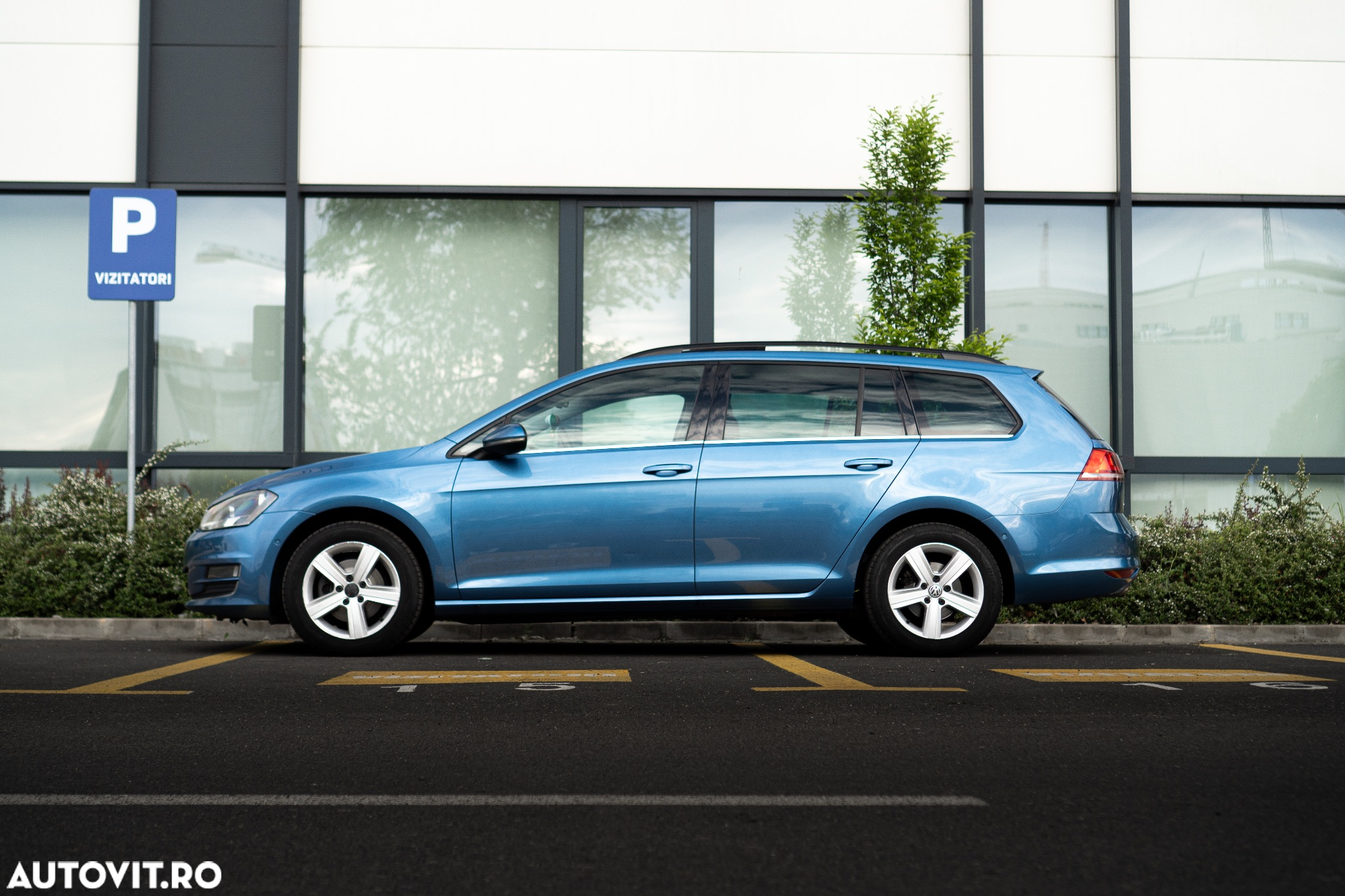 Volkswagen Golf 1.6 TDI DPF BlueMotion Technology Highline - 10
