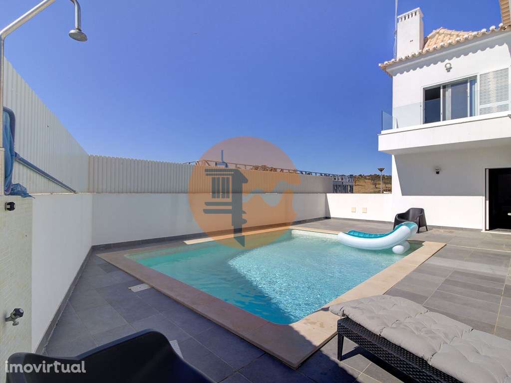 Excecional Moradia de Luxo com 4 Suítes e Piscina em Monte Francisc... - Grande imagem: 3/53