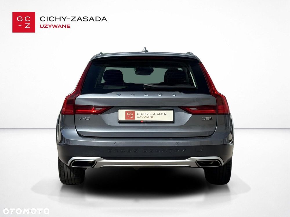 Volvo V90 Cross Country D5 AWD Pro - 4
