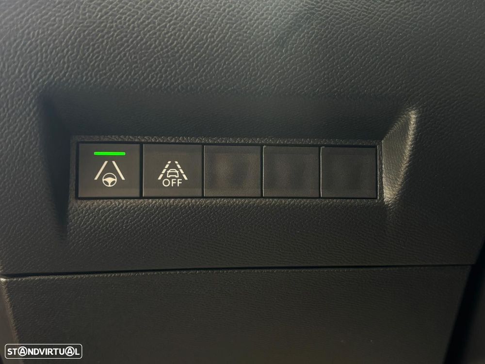 Peugeot e-2008 50 kWh GT - 35