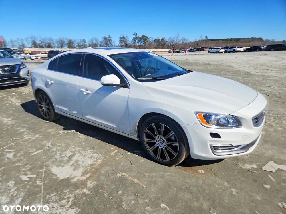 Volvo S60 - 1