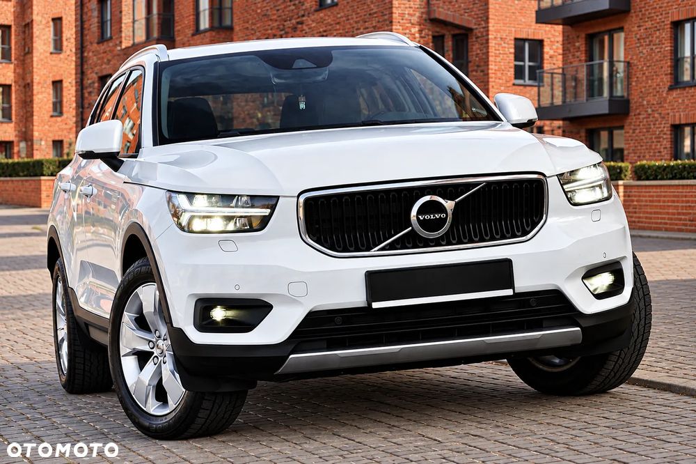 Volvo XC 40 T3 Momentum Pro - 1