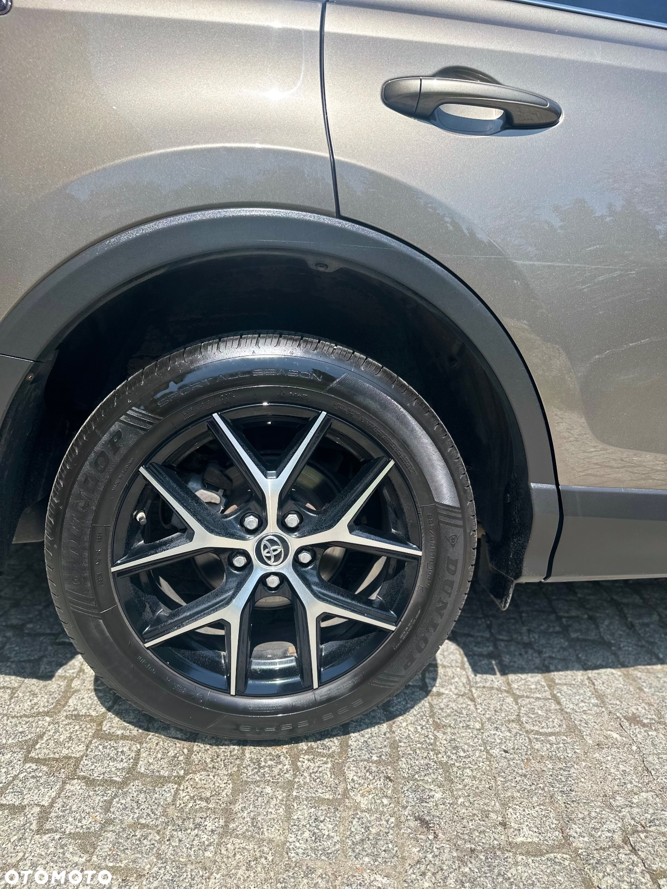 Toyota RAV4 Hybrid Premium 4x4 - 16
