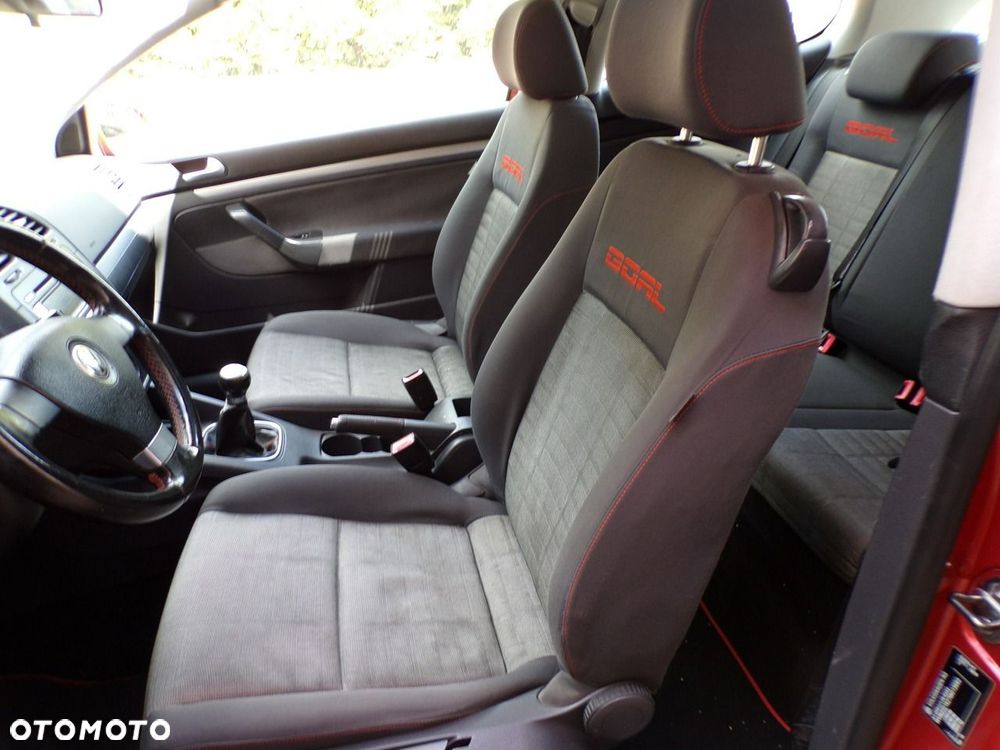 Volkswagen Golf - 25