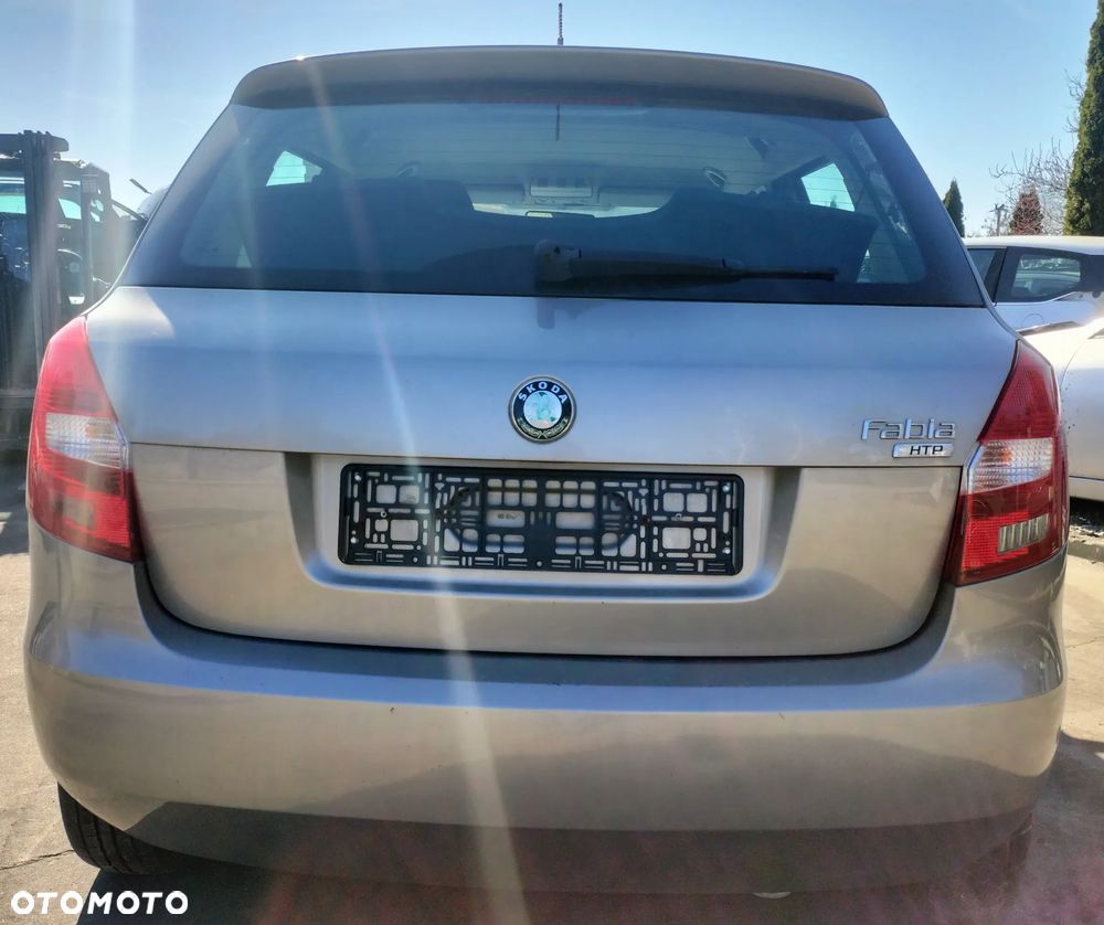 SKODA FABIA II 1.2 BBM 60KM KOD 9202 SILNIK KLAPA DRZWI LEWY PRAWY TYŁ PRZÓD ZDERZAK KIEROWNICA BŁOTNIK SZYBA LUSTERKO LAMPA SKRZYNIA CAŁY NA CZĘŚCI - 3