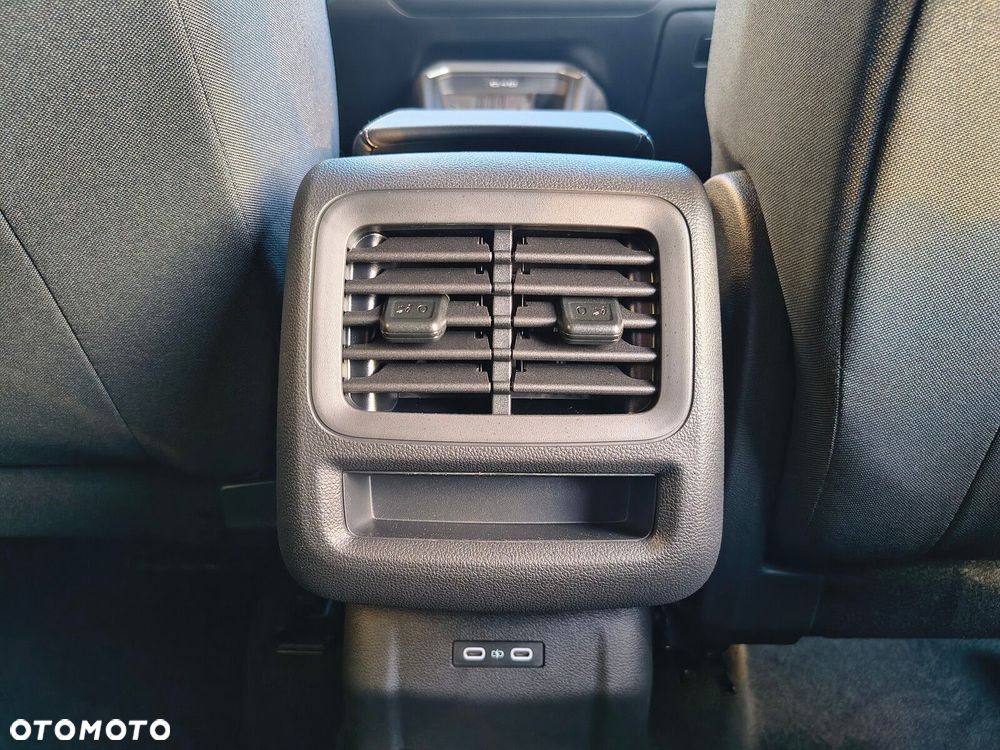 Volkswagen T-Roc - 31