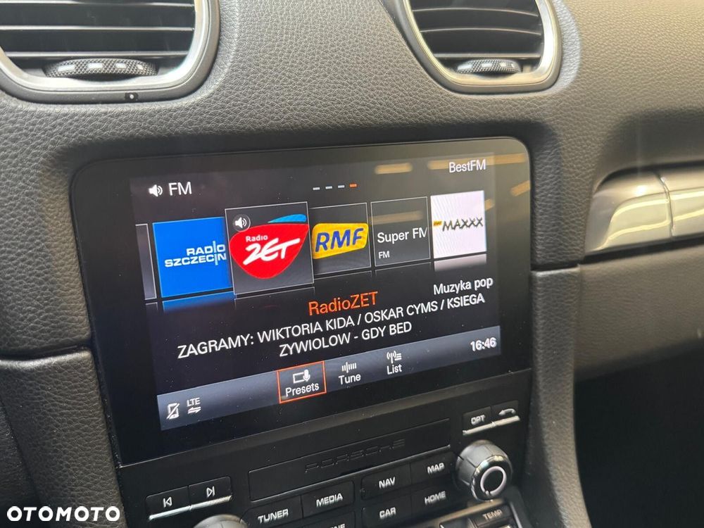 Porsche 718 Cayman - 18