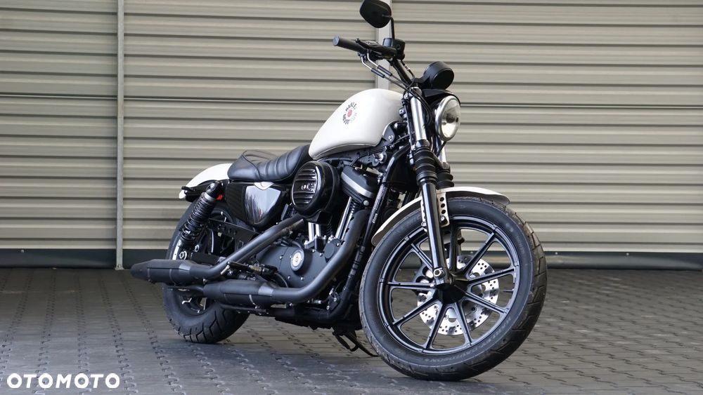 Harley-Davidson Sportster Iron 883 - 10