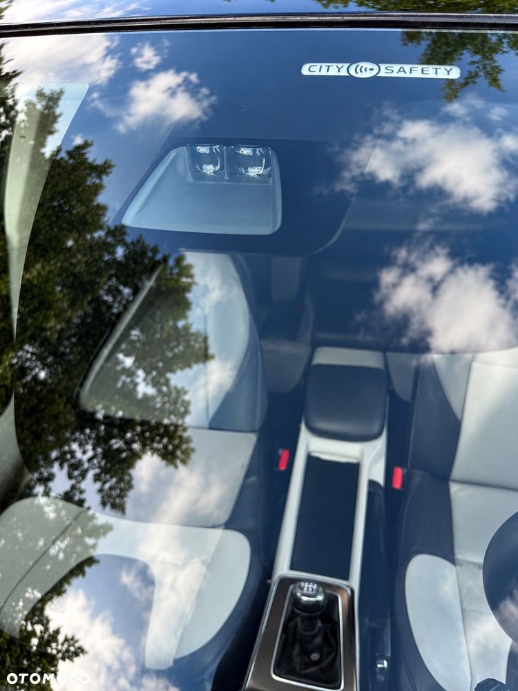 Volvo V40 D3 Summum - 36