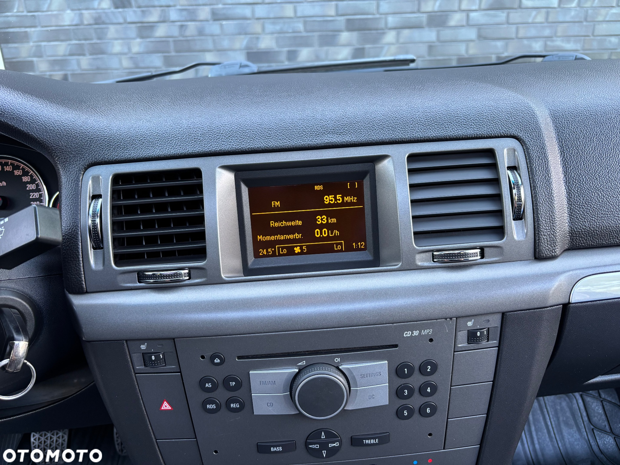 Opel Signum 2.2 - 18