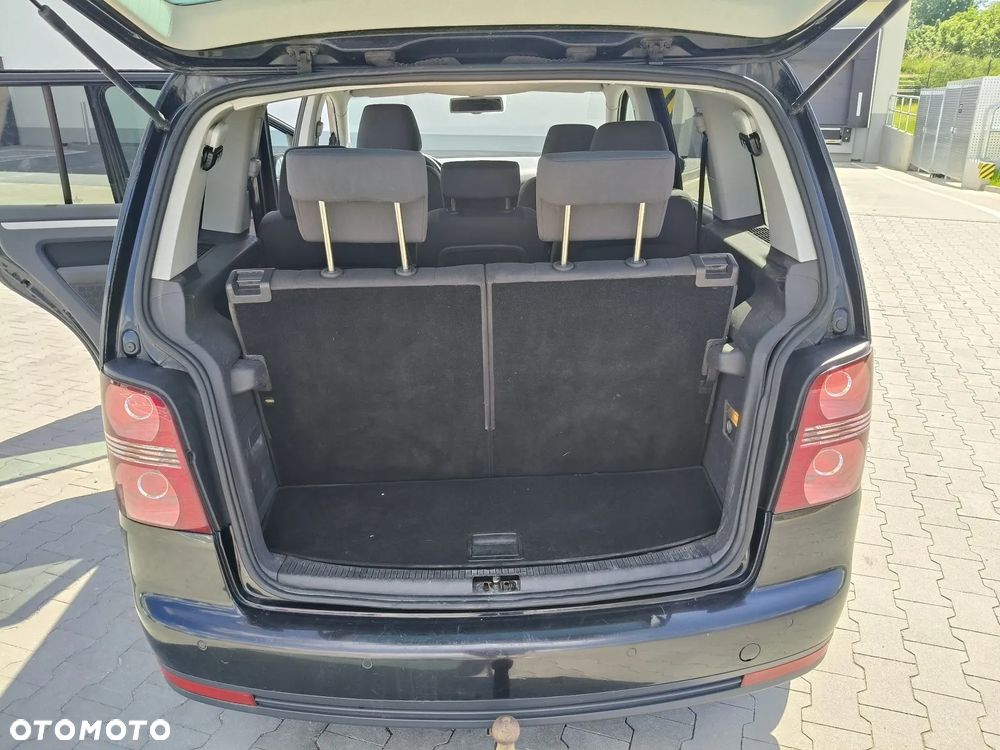 Volkswagen Touran 2.0 TDI DPF Comfortline - 10