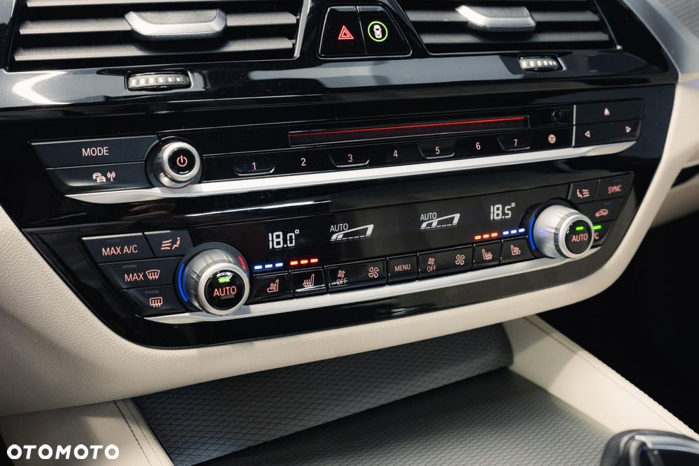 BMW Seria 5 540i xDrive M Sport sport - 27