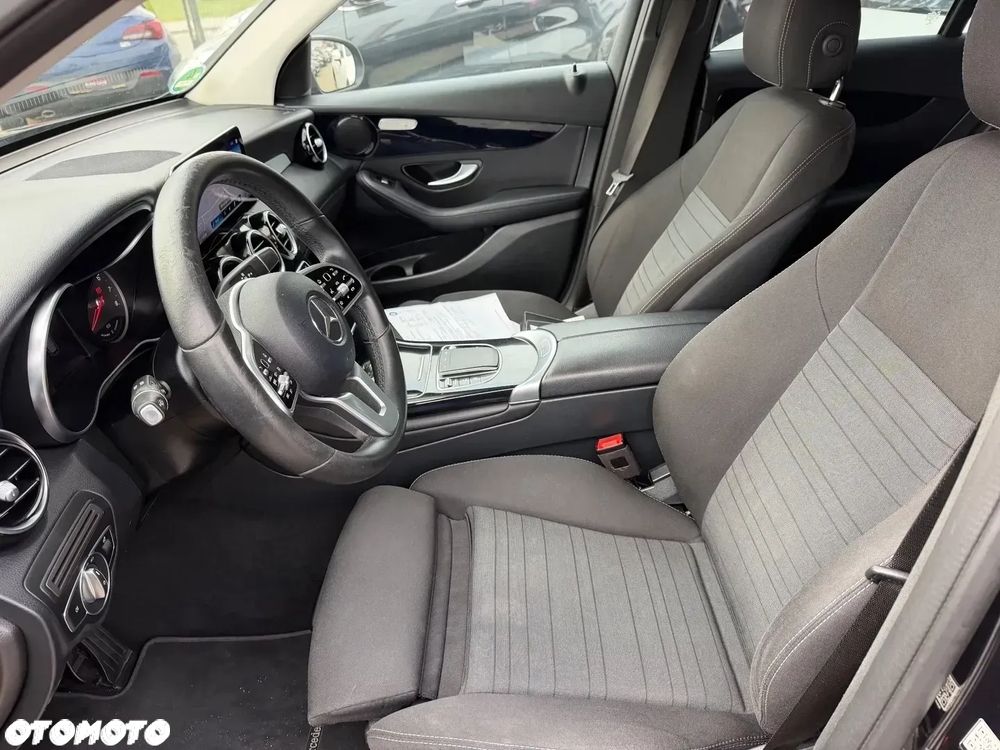 Mercedes-Benz GLC 300 e 4-Matic - 29