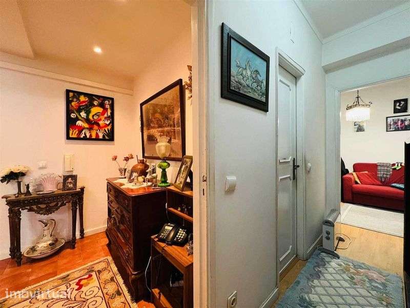 VENDO APARTAMENTO T-2. Local calmo e sossegado, na Zona da Boavista - Grande imagem: 3/12