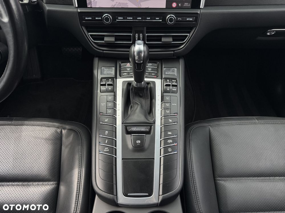 Porsche Macan - 10