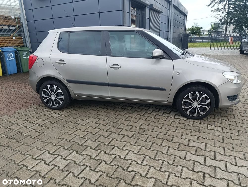 Skoda Fabia 1.2 HTP Ambiente - 2