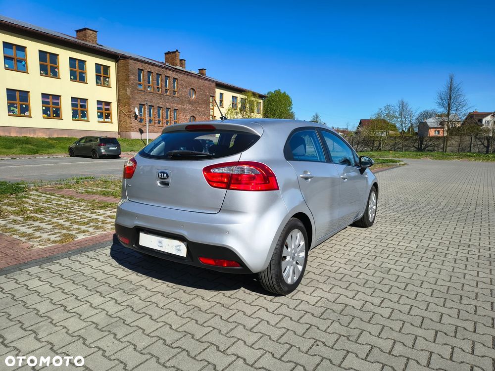 Kia Rio 1.2 Dream Team Edition - 9
