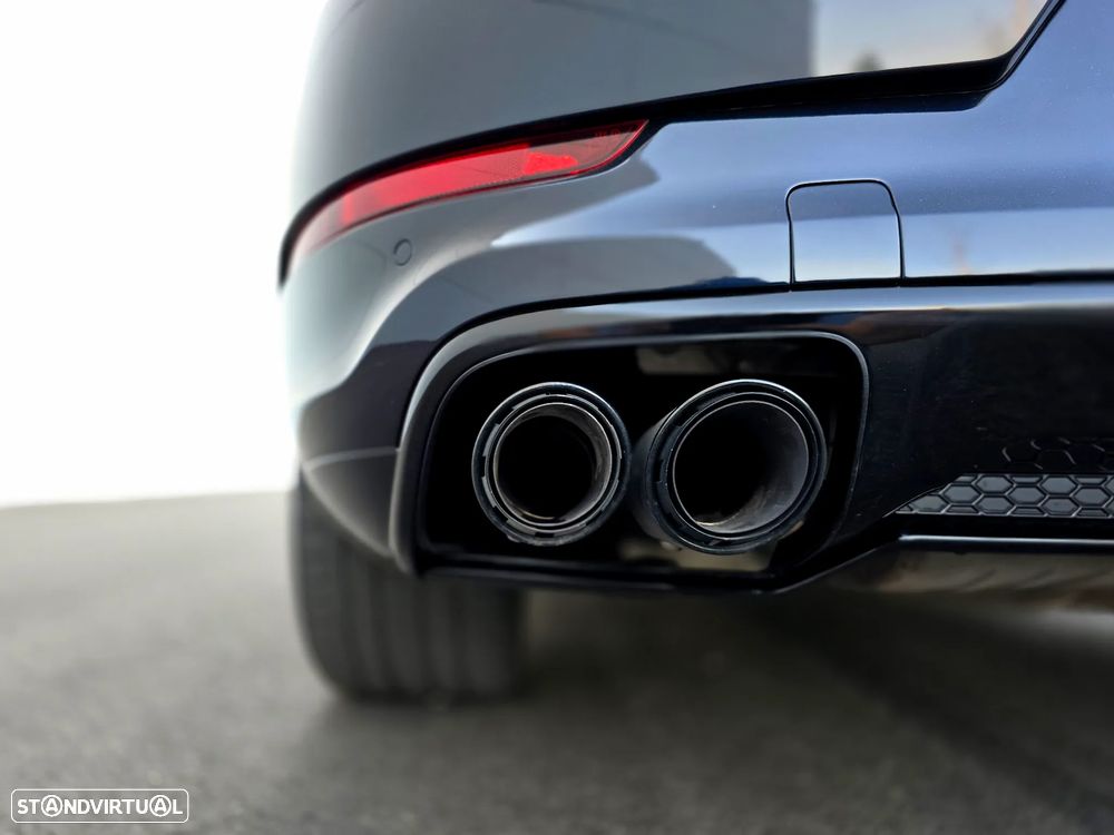 Porsche Cayenne Coupé E-Hybrid - 8