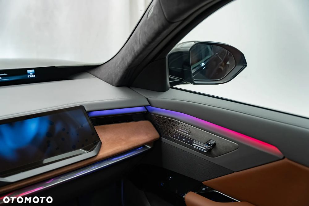BMW Seria 7 - 34