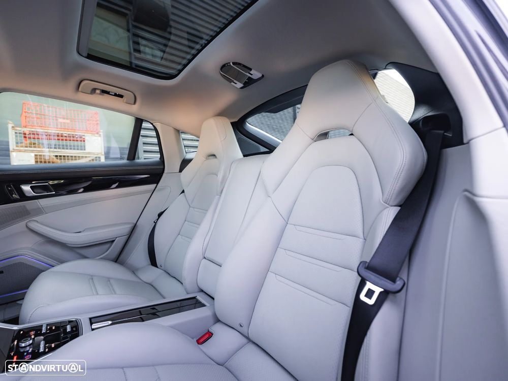 Porsche Panamera 4 E-Hybrid - 29