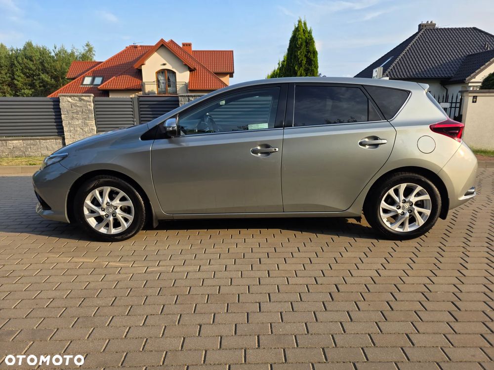 Toyota Auris 1.6 Premium - 6