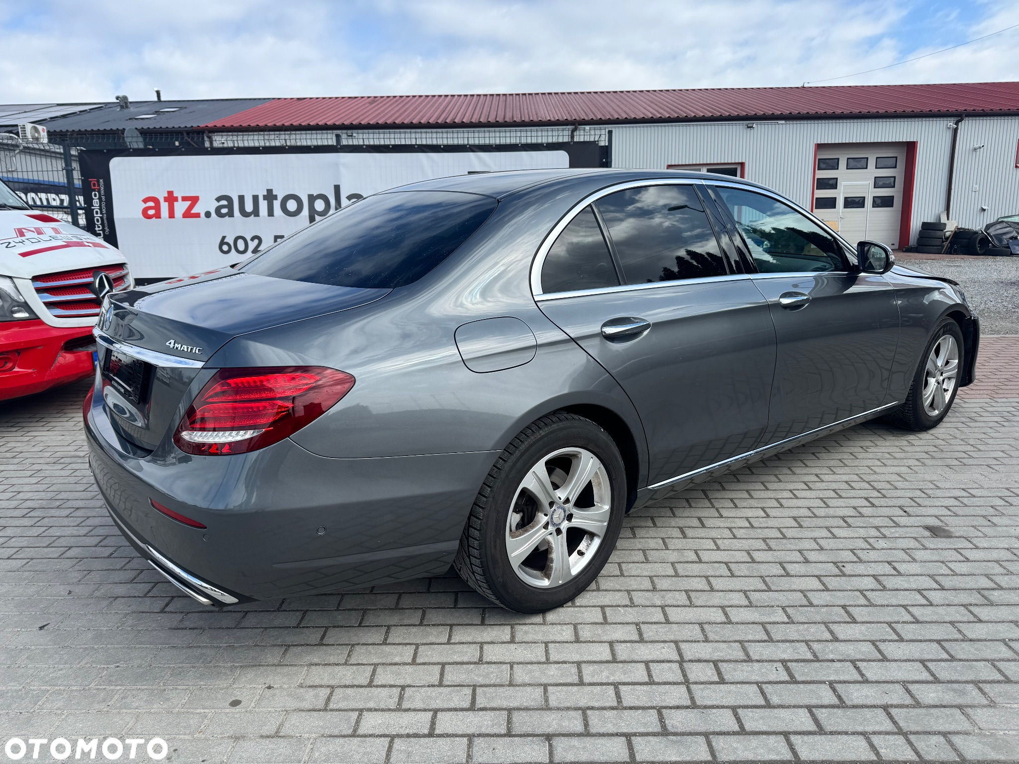 Mercedes-Benz Klasa E 200 4Matic 9G-TRONIC Avantgarde - 3