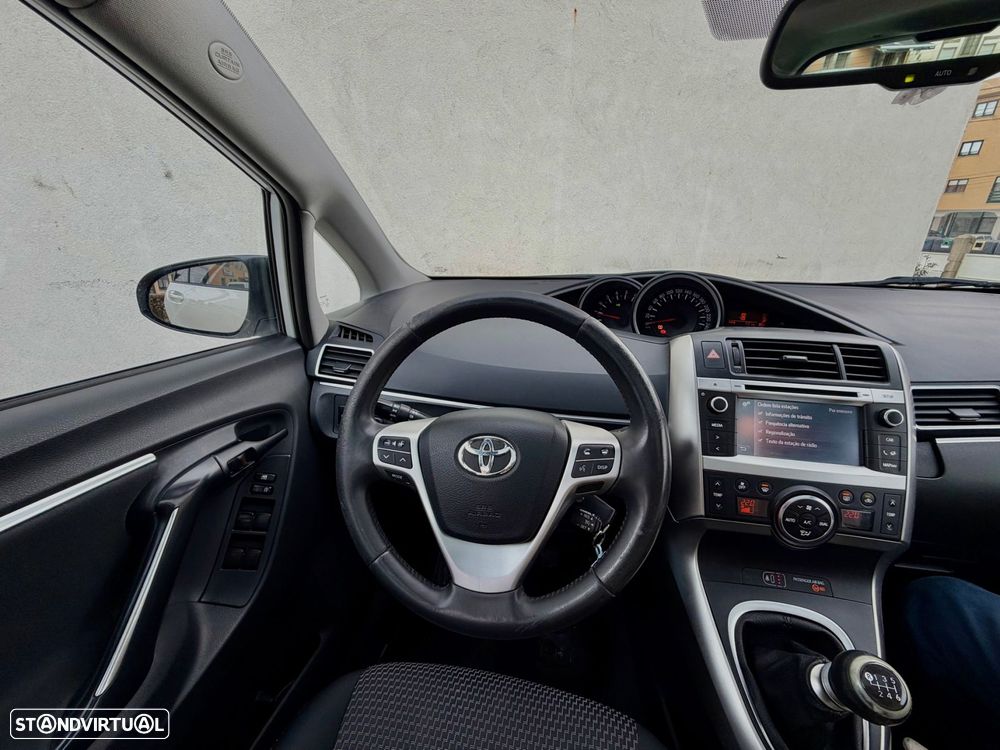 Toyota Verso 1.6 D-4D Active - 45