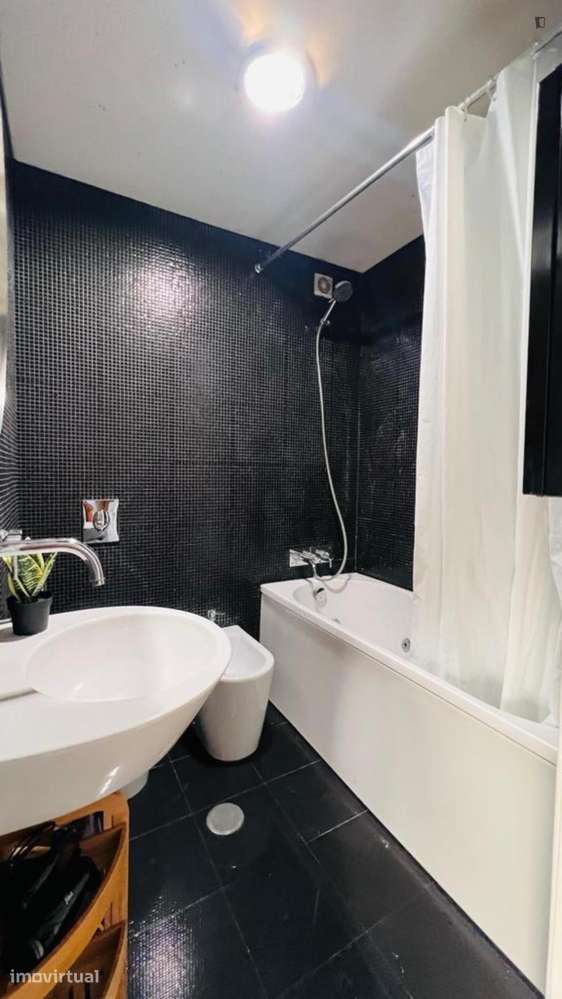 Quarto - localizado em Olivais Coimbra - Grande imagem: 2/13