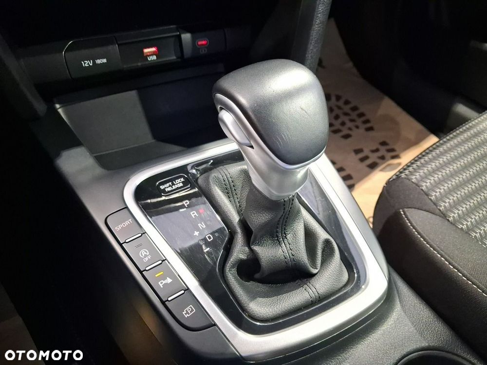 Kia XCeed - 28