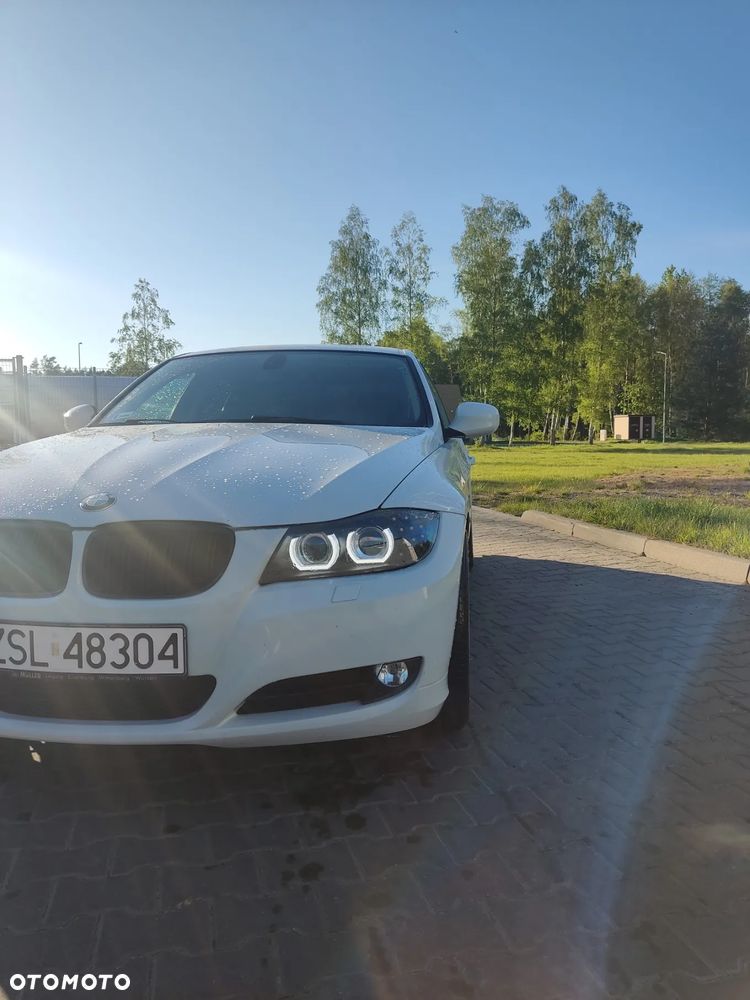 BMW Seria 3 320i - 1
