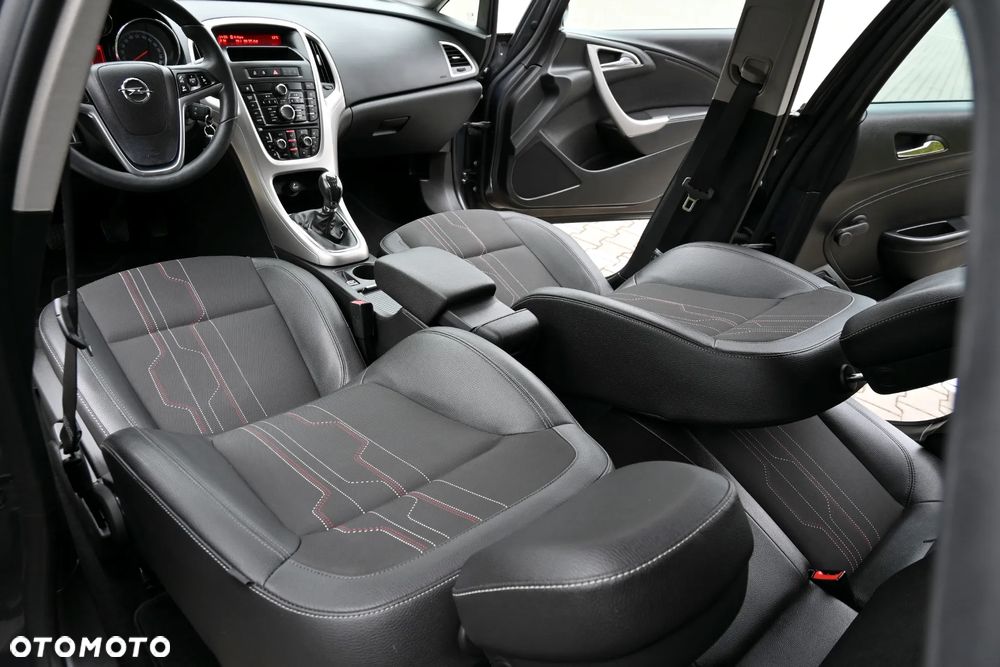 Opel Astra 1.4 T Cosmo S&S - 34