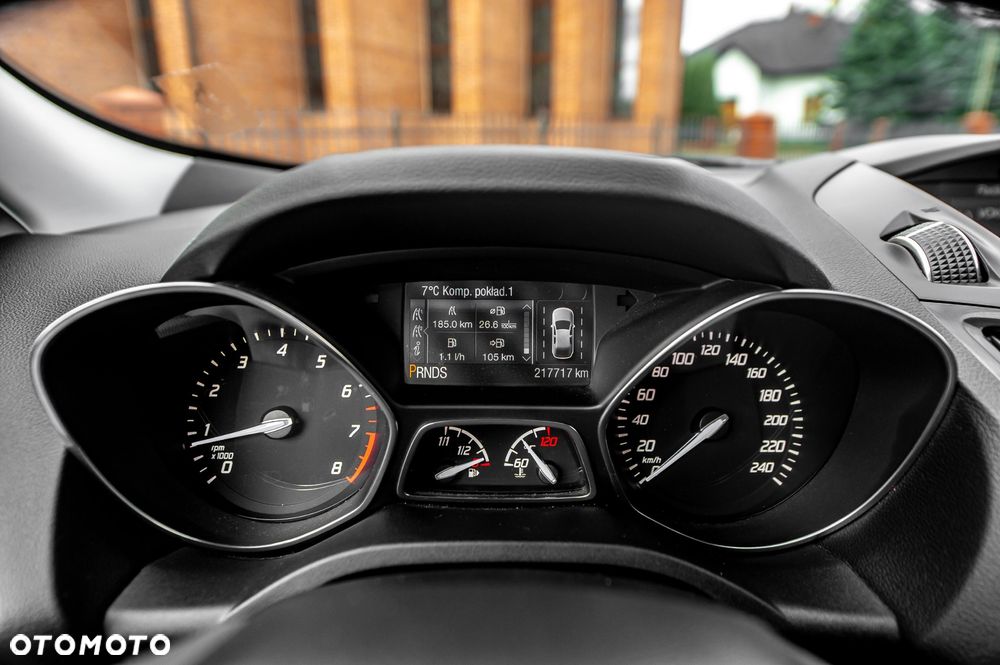 Ford Kuga 1.6 EcoBoost 4x4 Titanium - 26