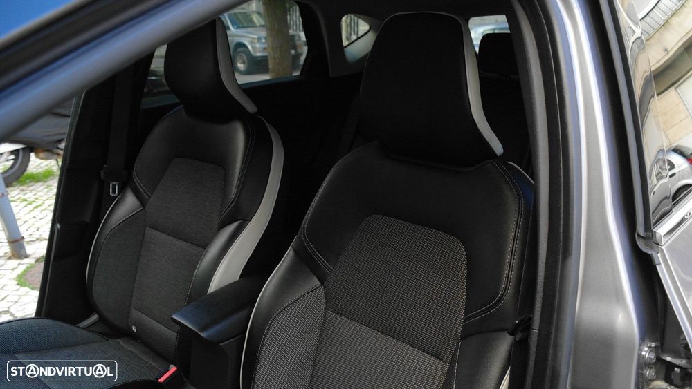 Renault Captur 1.0 TCe Techno - 32